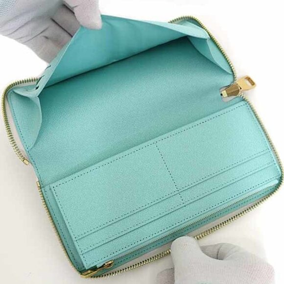 LOUIS VUITTON White Damier Wallet - Picture 5 of 6